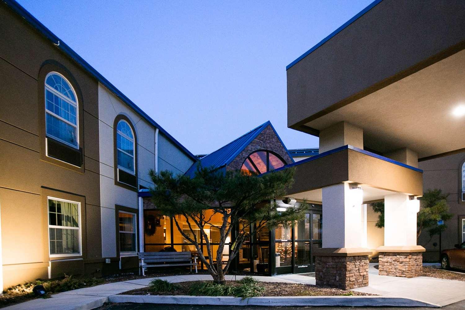 Surestay Plus Hotel By Best Western Elizabethtown Hershey Bagian luar foto