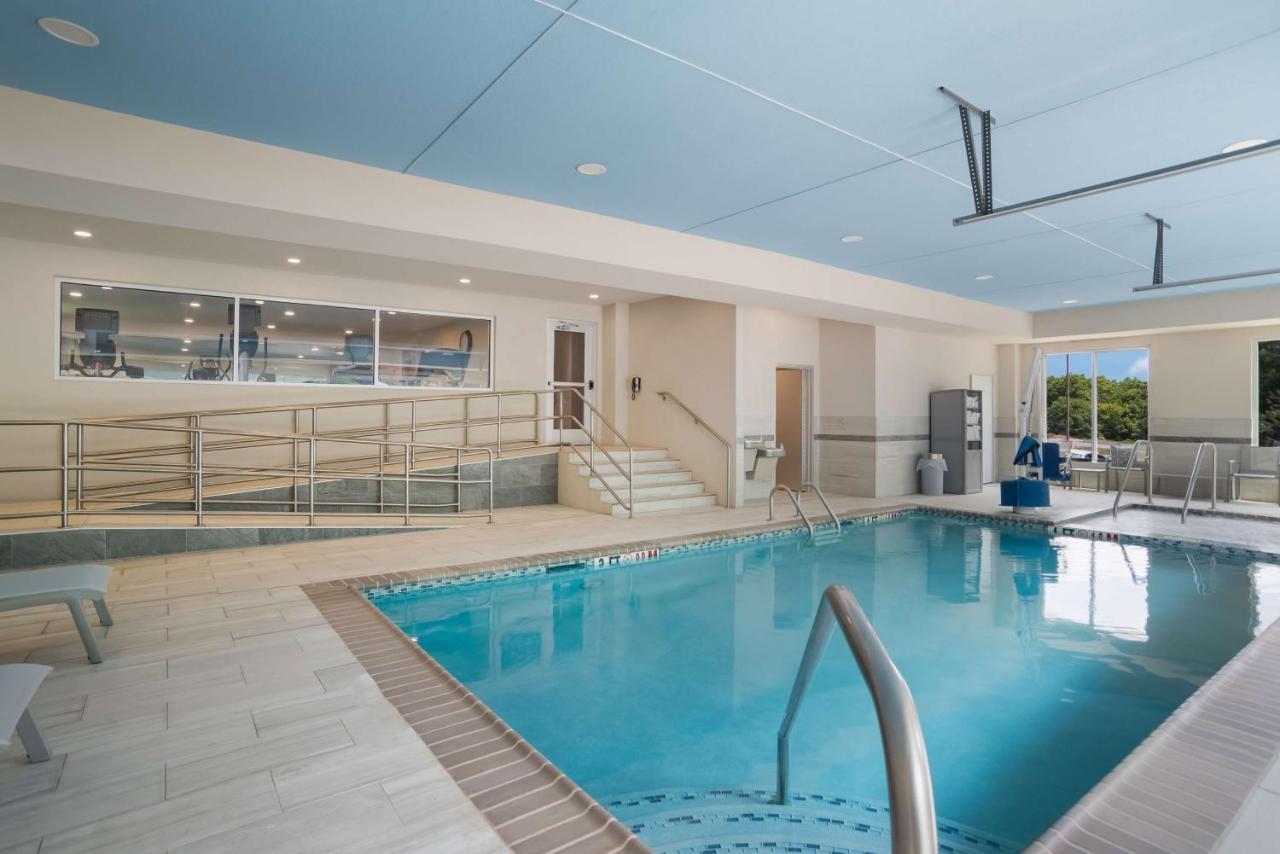 Surestay Plus Hotel By Best Western Elizabethtown Hershey Bagian luar foto